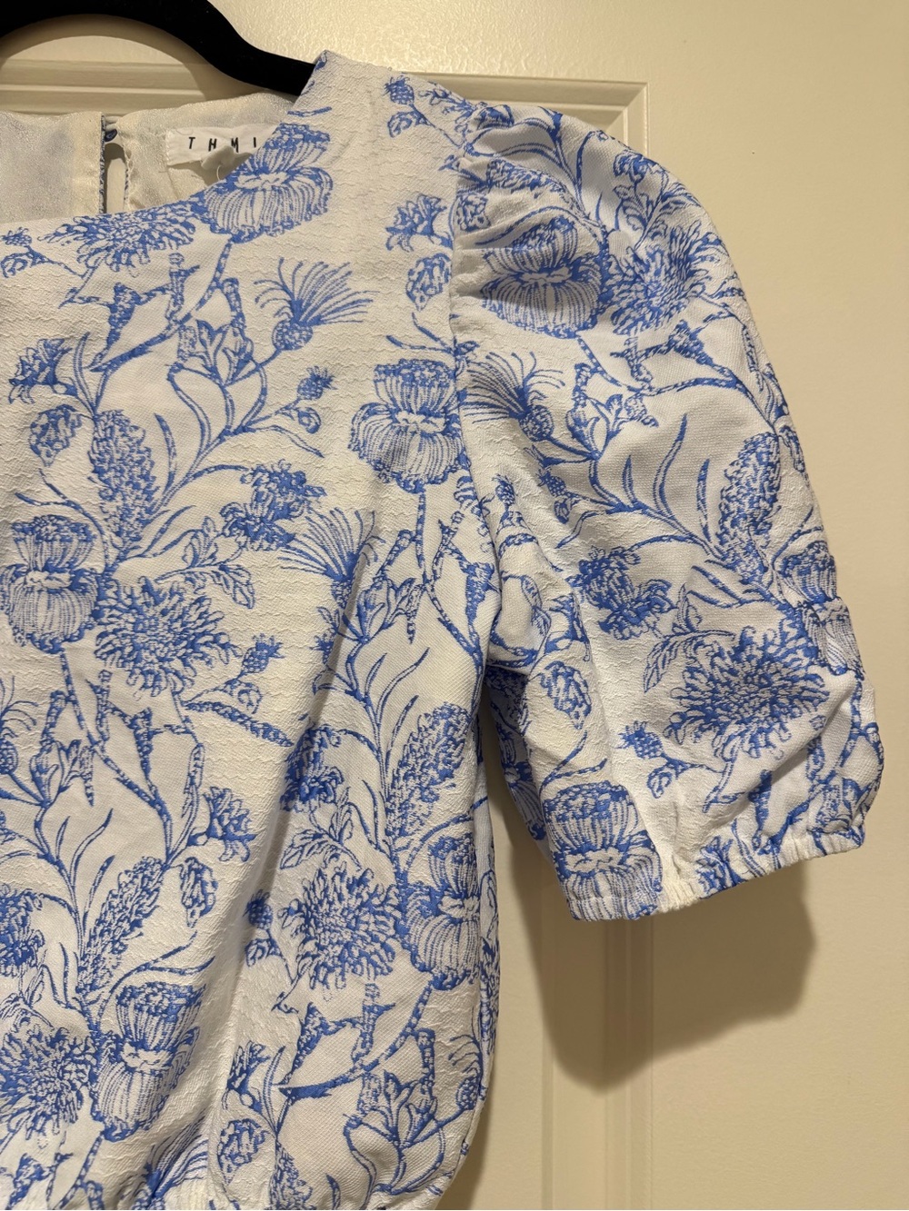 THML White Top with Blue Floral Print and Puff Sleeves - Picture 3 of 4